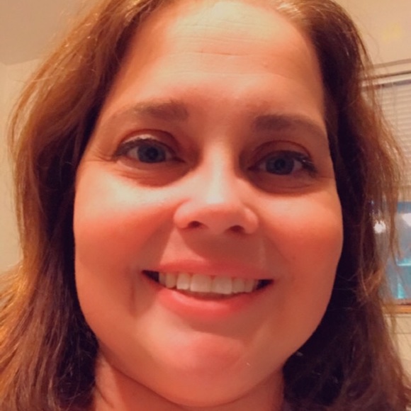 Meet your Posher, Cyndi - Picture 2 of 7